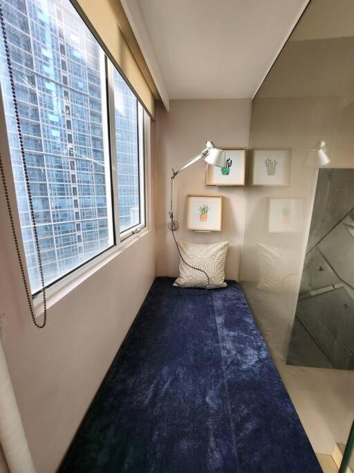 Enjoy Bgc Sunset And Golf Course View 2 Bedroom Loft With 100Mbps Internet Connection Manila Esterno foto